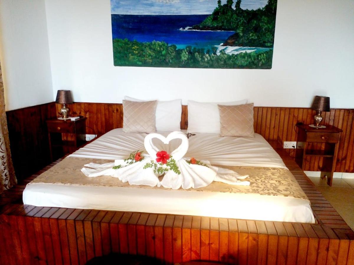Les Elles Guesthouse Self Catering Baie Lazare  Exterior foto
