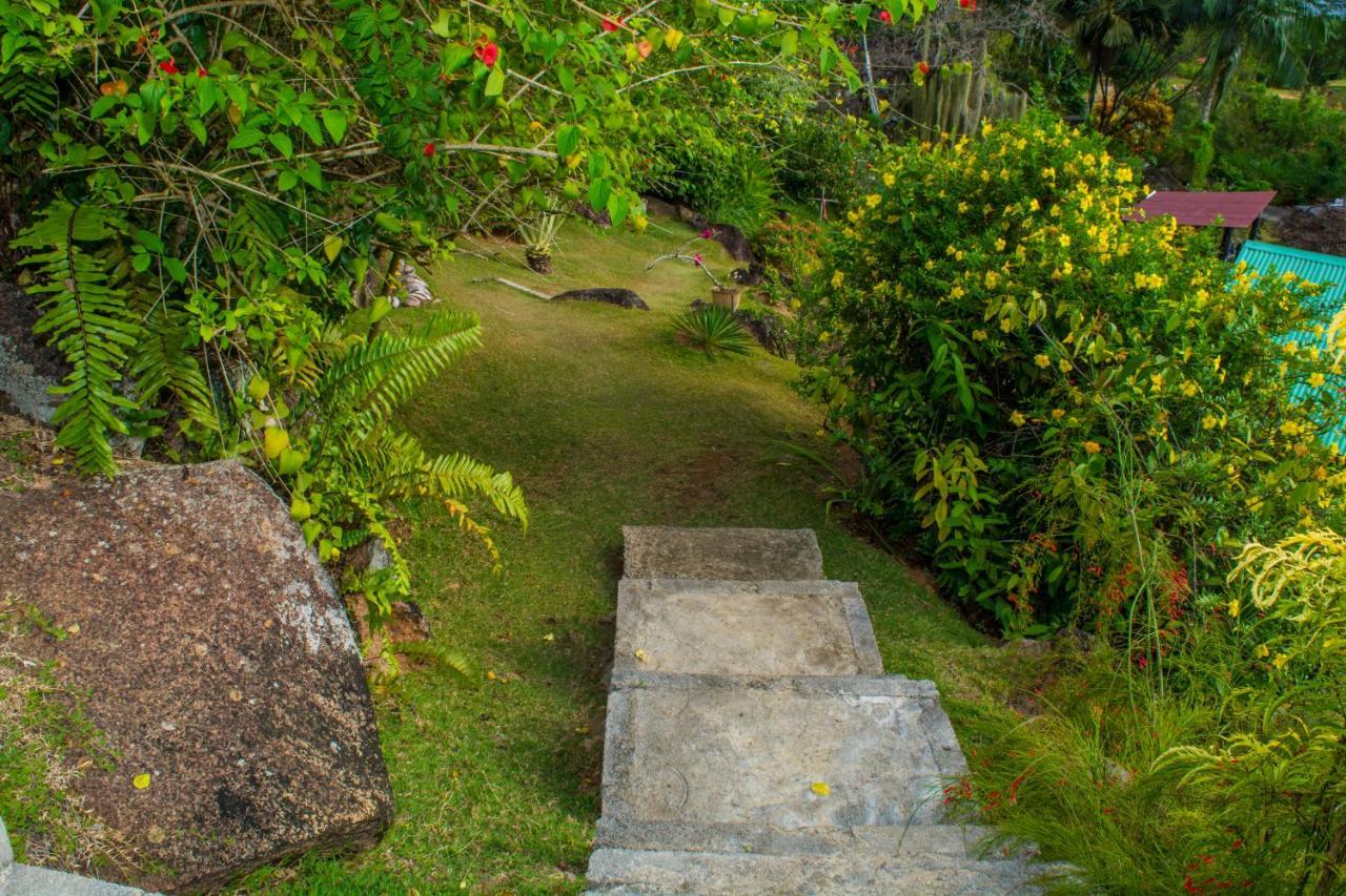 Les Elles Guesthouse Self Catering Baie Lazare  Exterior foto